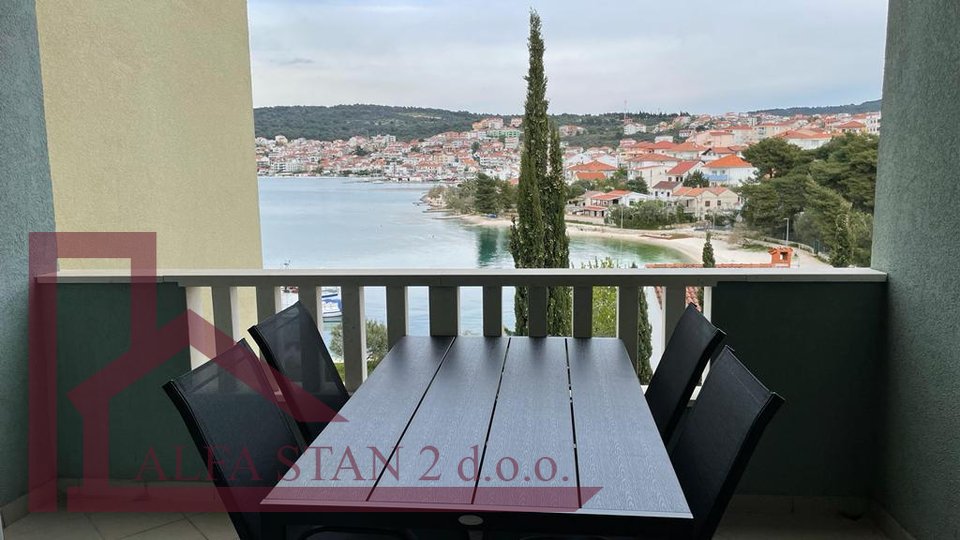 Apartment in Okrug Gornji, 62m2, 20 m from the sea