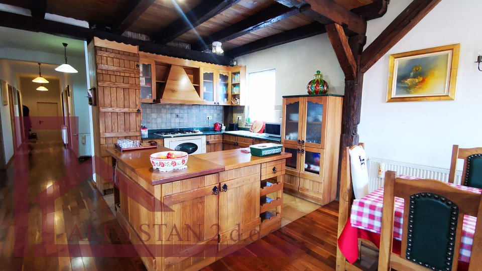 Casa, 380 m2, Vendita, Klis - Veliki Bročanac