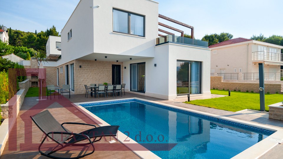 Okrug Gornji villa with swimming pools and sauna - 300 m2