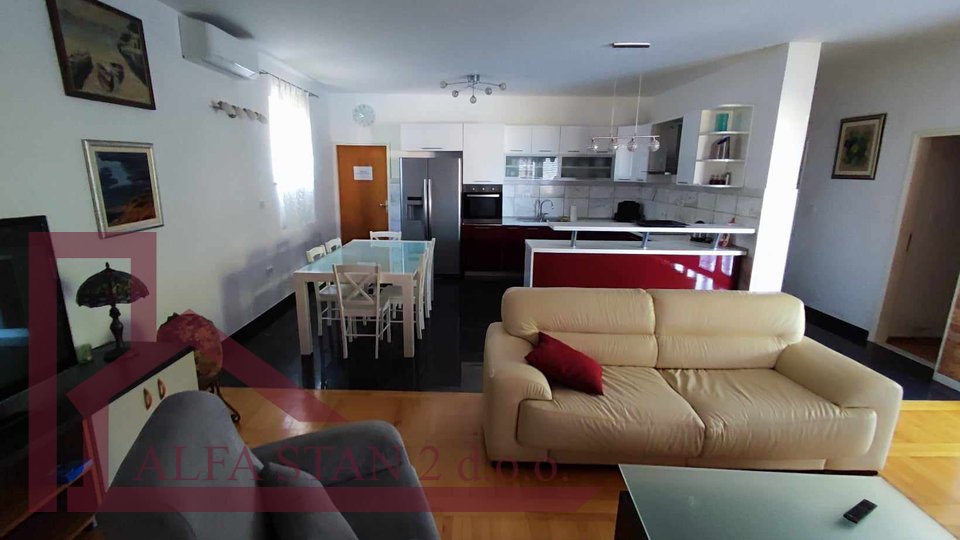 House, 200 m2, For Rent, Podstrana - Strožanac