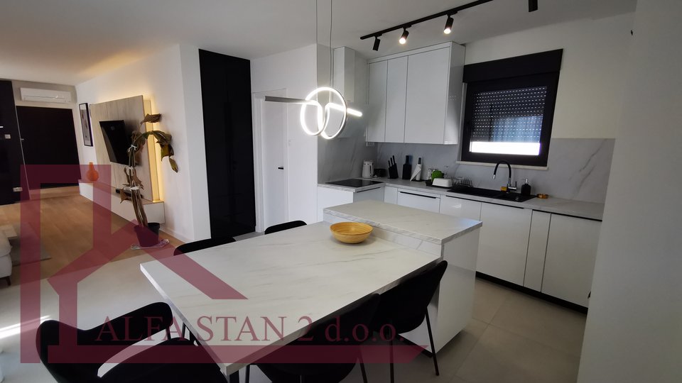 Apartment, 100 m2, For Rent, Podstrana - Strožanac