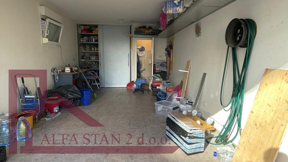 Garage, 25 m2, For Rent, Split - Pazdigrad