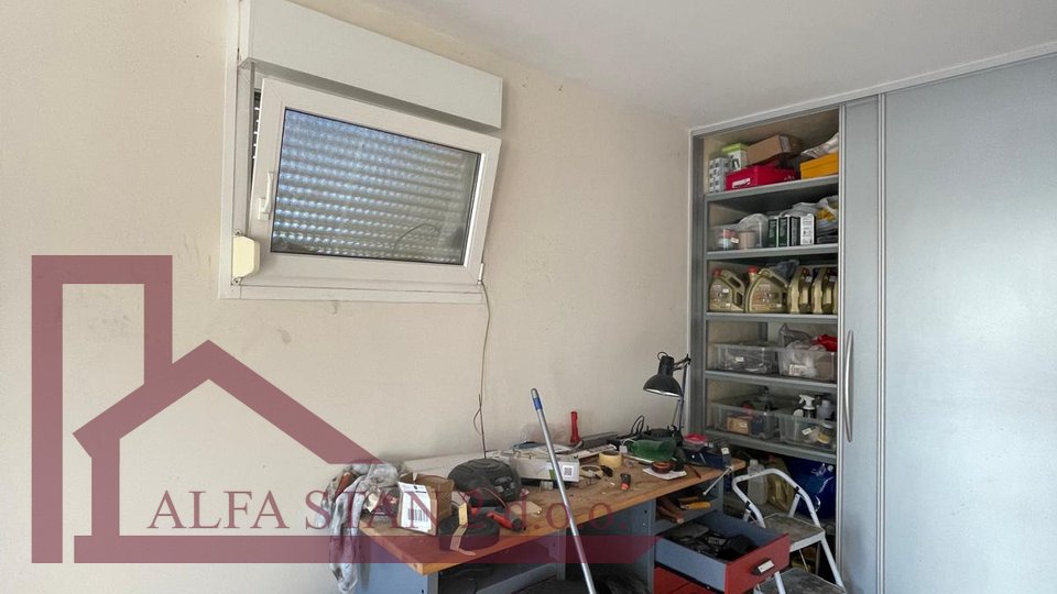 Garage, 25 m2, For Rent, Split - Pazdigrad