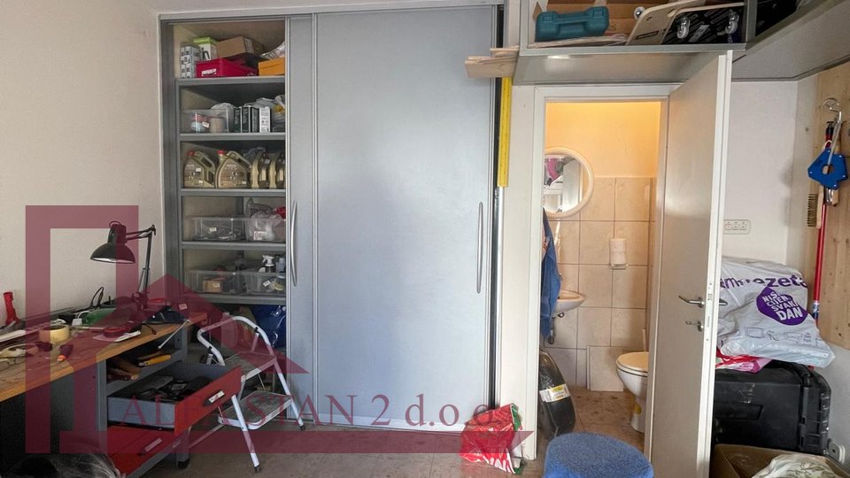 Garage, 25 m2, Affitto, Split - Pazdigrad