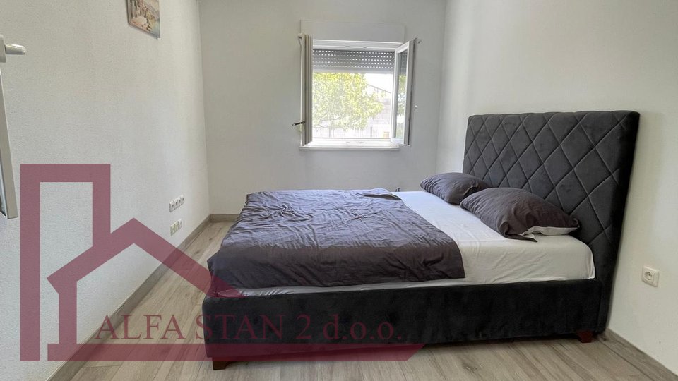 Wohnung, 90 m2, Vermietung, Kaštel Stari