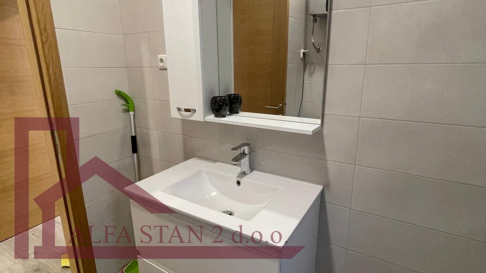 Wohnung, 90 m2, Vermietung, Kaštel Stari