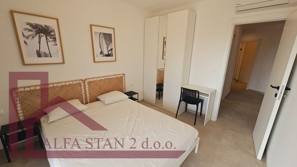 First move in! Three-room apartment 50 meters from the sea