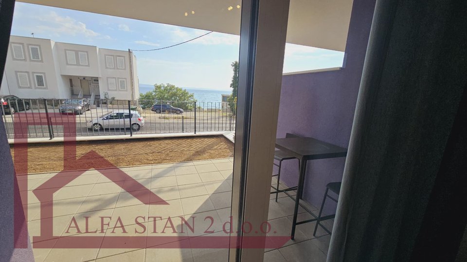 First move in! Three-room apartment 50 meters from the sea