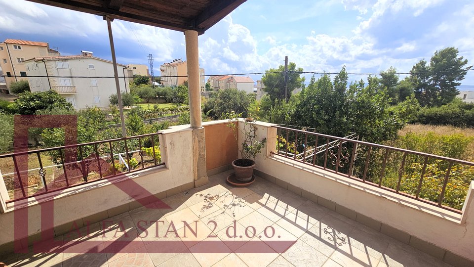 House, 448 m2, For Sale, Podstrana