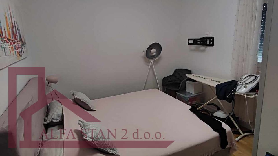 Stan, 76 m2, Prodaja, Solin - Centar