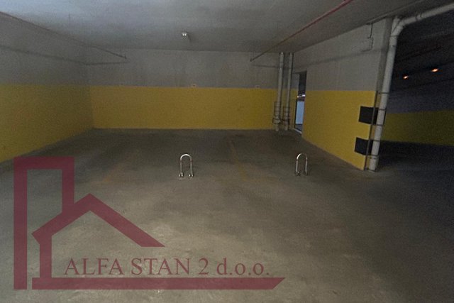 Garaža, 10 m2, Najam, Split - Visoka